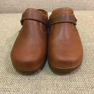 Duluth Trading Company women’s Adina mules in size 7 medium.  Like new.